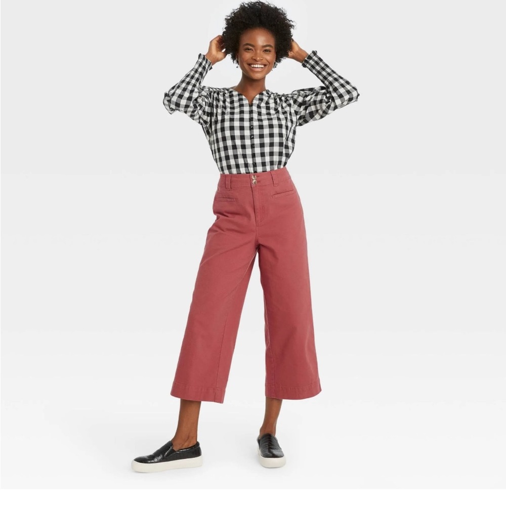 Bundle of 2!! Wide leg, high rise crop trousers